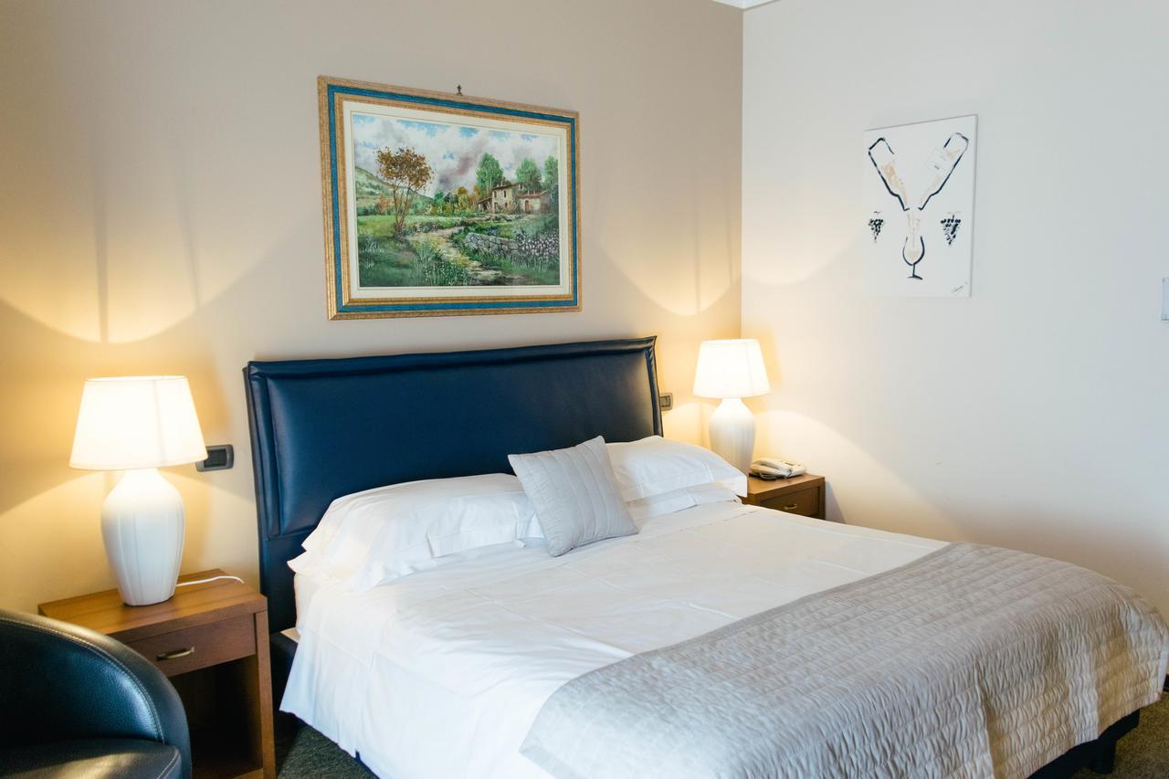 Villa San Carlo Cortemilia Bagian luar foto